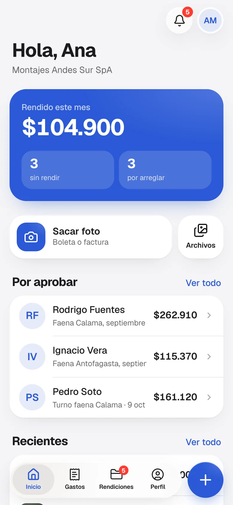 Inicio de Simpligastos en el celular: lo rendido este mes, el botón para sacar foto y lo que espera aprobación.